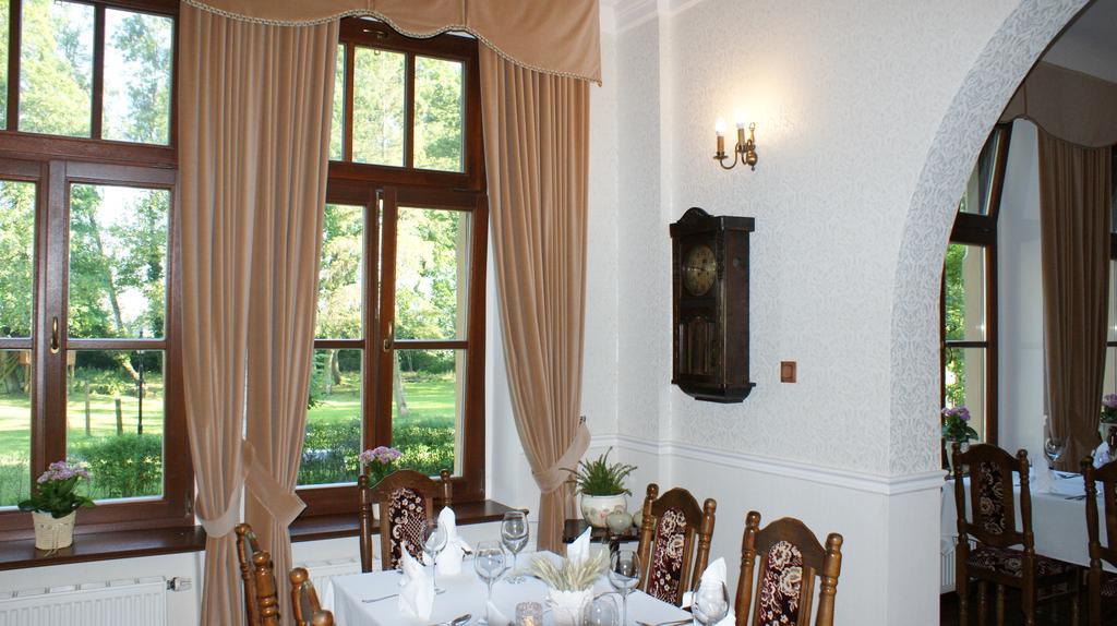 Palac Poraj Wicko  Extérieur photo
