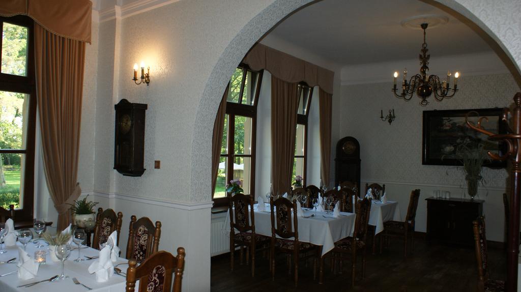 Palac Poraj Wicko  Extérieur photo